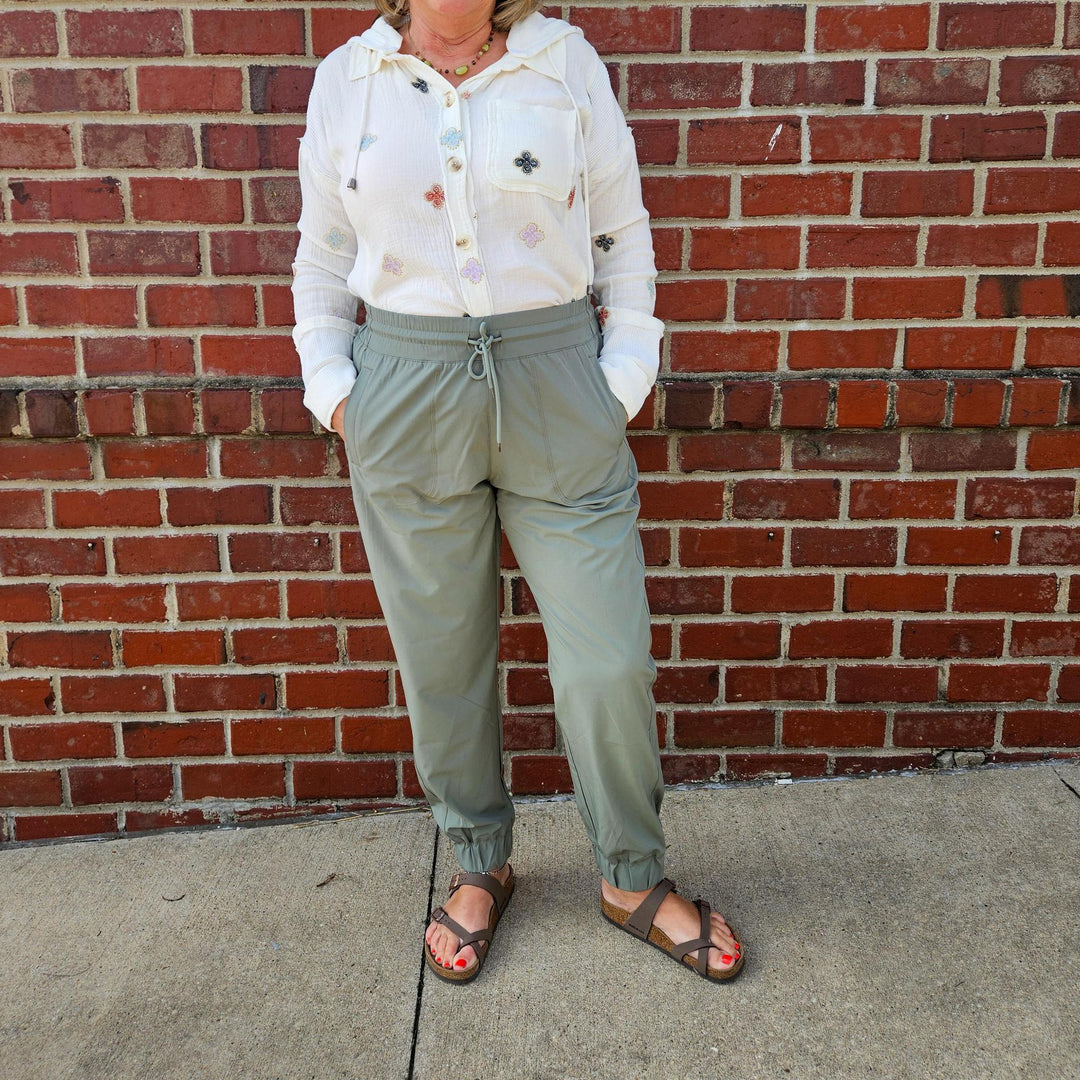 Elastic Joggers w/ Pockets