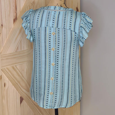Lightweight V-neck w/ Ruffled Sleeves