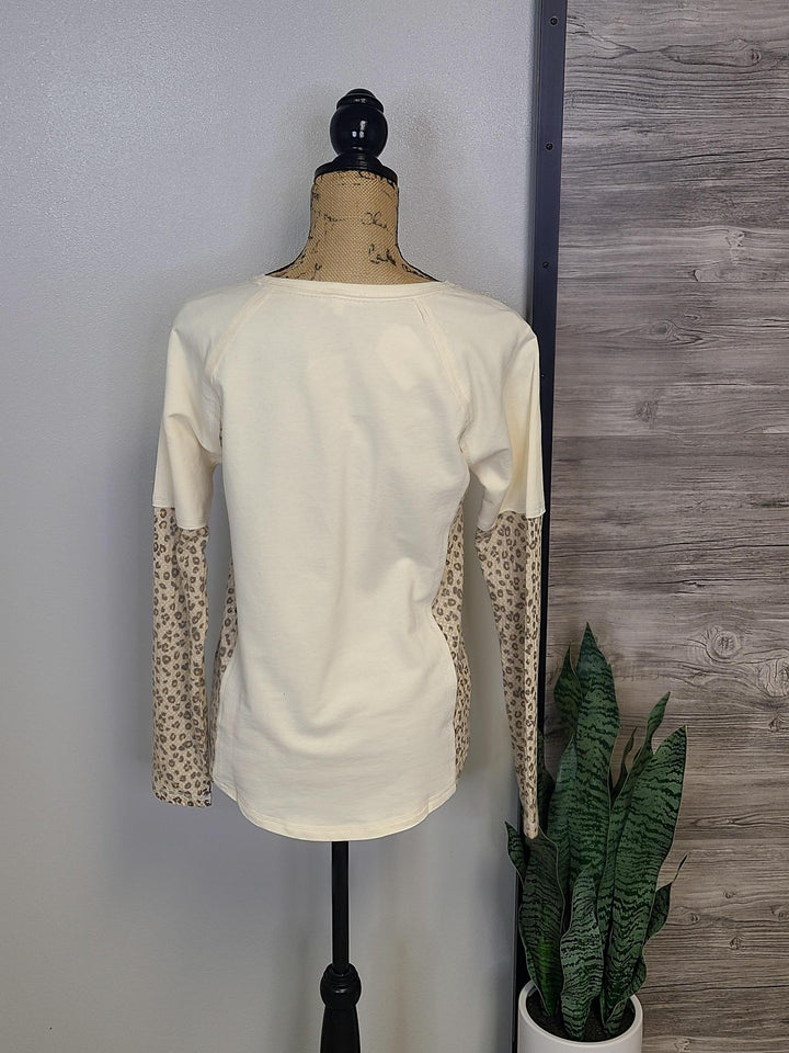 Leo Print Mix Round Neck Raglan Top