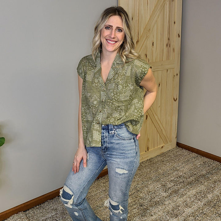 Sleeveless Bandana Printed Top