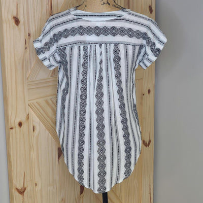 Lightweight Button Up w/ Aztec Print
