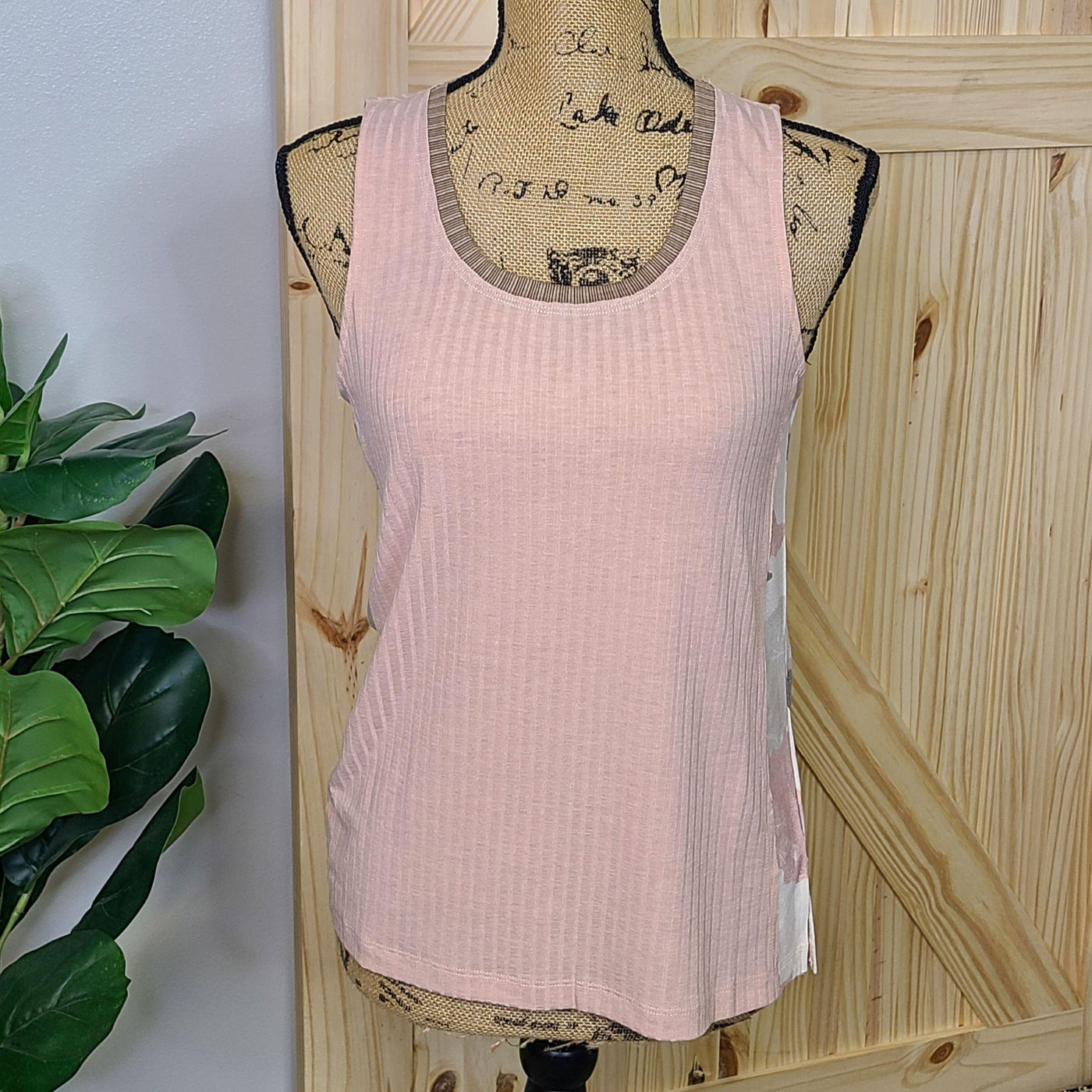 Camo Contrast Ribbed Sleeveless Top