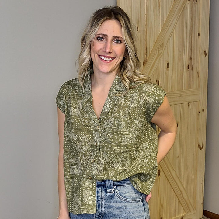 Sleeveless Bandana Printed Top