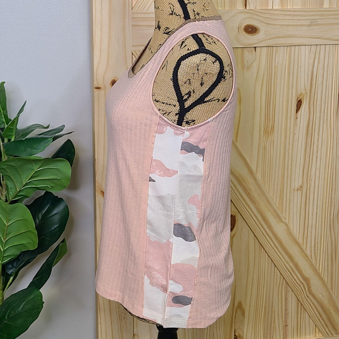 Camo Contrast Ribbed Sleeveless Top